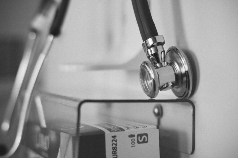 LUPUS SIMPTOME DIAGNOSTIC si TRATAMENT